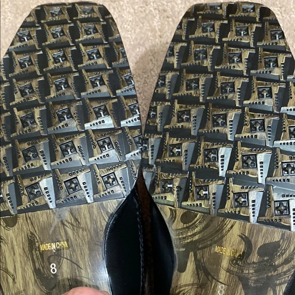 Leon Shoes step out